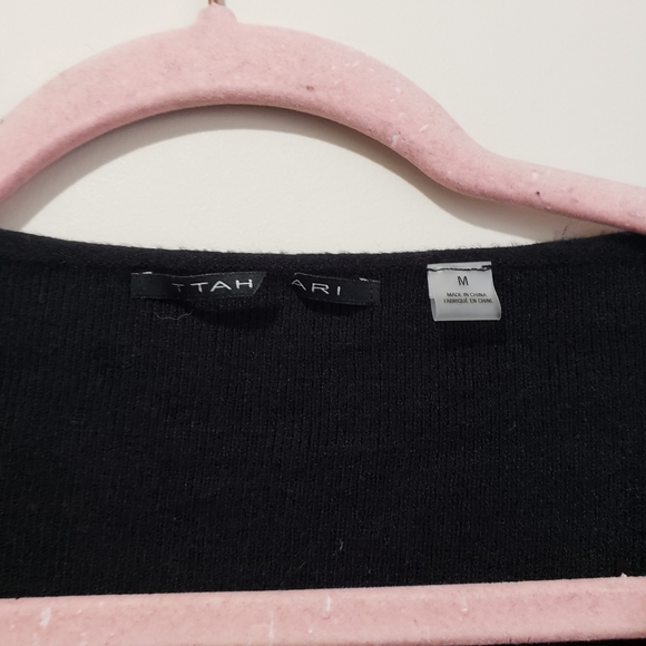 Tahari v-neck soft knit sweater roll hem black M - Picture 3 of 4